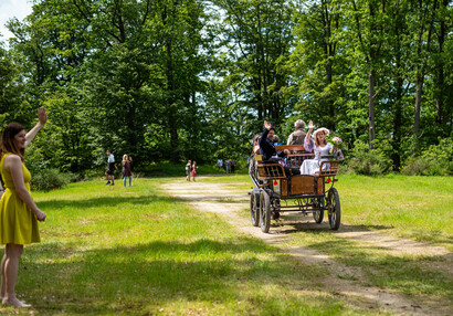 Odjezd císařského páru | © Maria Němeček