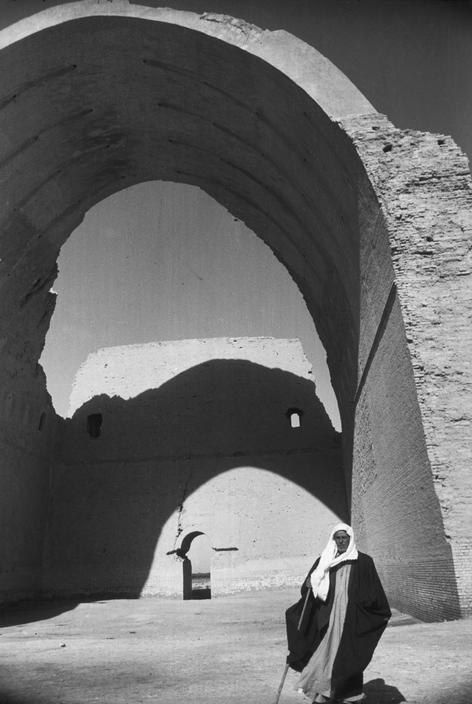 Taq-i-Kisra Irák 1950 - Henri Cartier-Bresson | © Wikimedia Commons