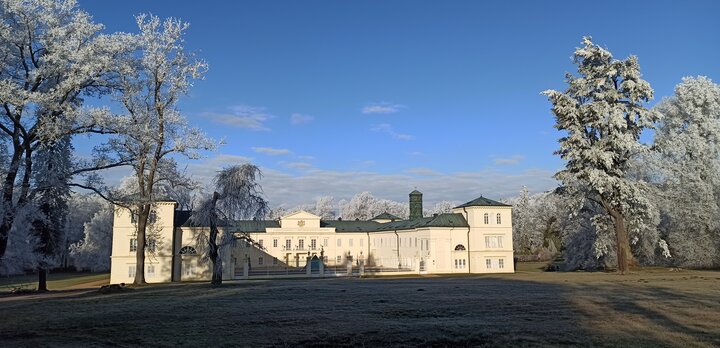 Zmrzlý park a zámek Kynžvart  | © Štefan Brštiak